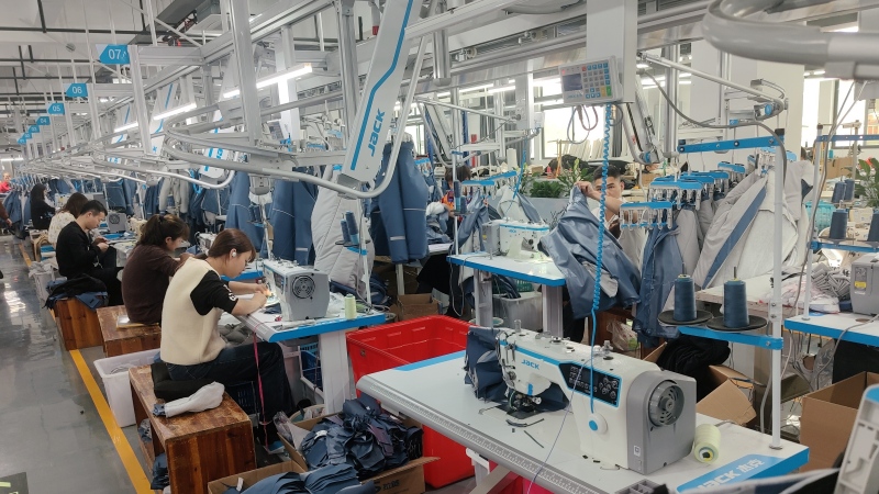 snowboard jacket manufacturer